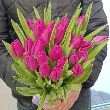 Букет розовых тюльпанов с доставкой на 8 марта  в по Аниве
