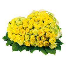 Композиция в форме сердца и желтых роз с доставкой в по Аниве